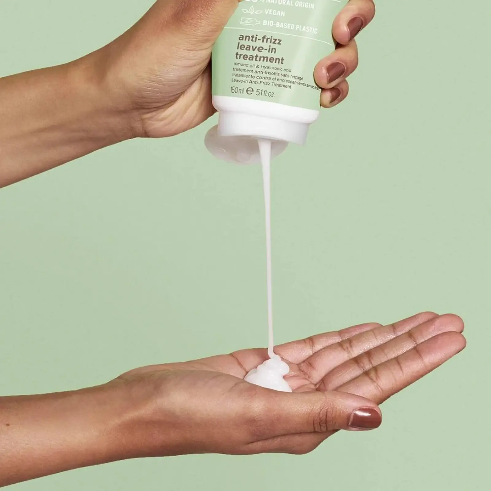 CLEAN BEAUTY ANTI-FRIZZ LEAVE-IN TREATMENT 150 ml PAUL MITCHELL maske in tretmaji za lase