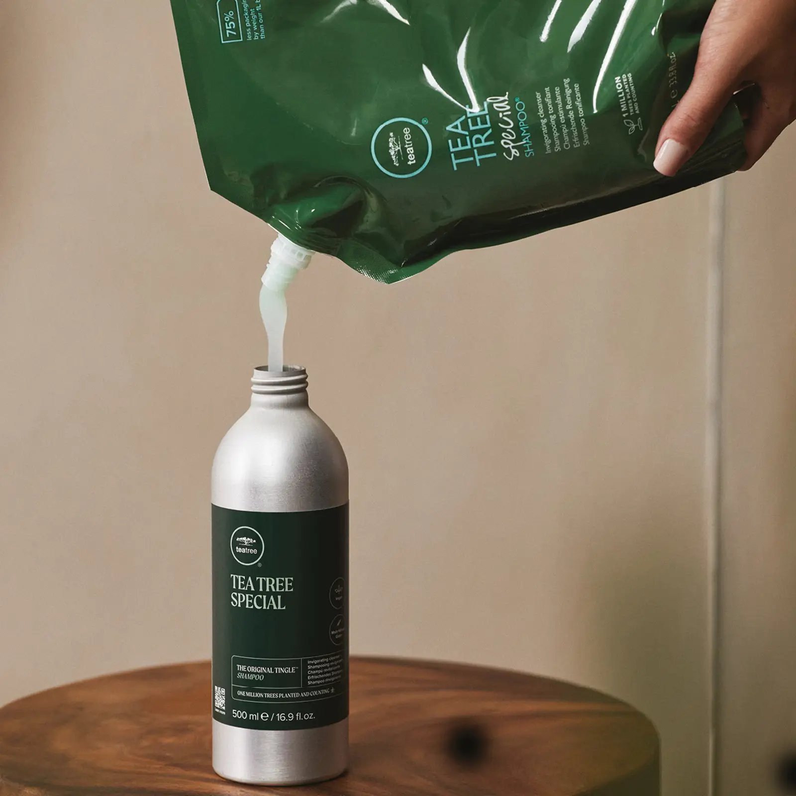 TEA TREE SPECIAL SHAMPOO REUSABLE BOTTLE 500 ml PAUL MITCHELL